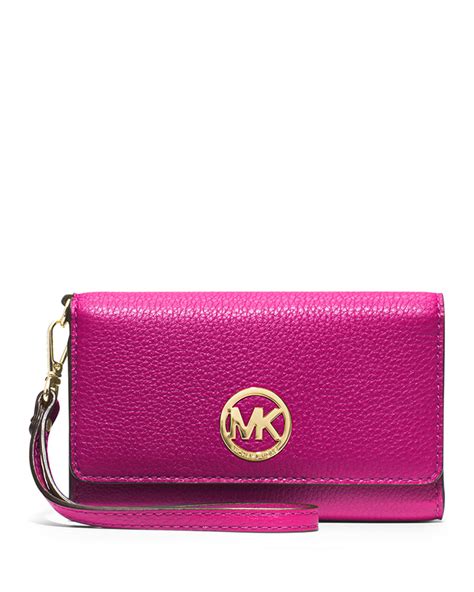 michael kors large glitter smartphone wristlet|Amazon.com: Michael Kors Large Wristlet.